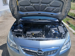 Opel Astra J 2012 - imagine 6