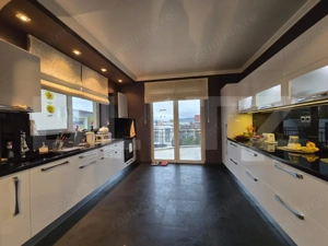 Vile  cu piscina exclusivista de vanzare in zona  Grand Hotel Italia - imagine 7