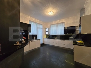 Vile  cu piscina exclusivista de vanzare in zona  Grand Hotel Italia - imagine 12