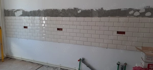 Pentru ce I interesați urgent ,execut tot felul de finisaje la interior , faianță,  gresie ,glet , - imagine 4