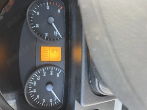 Vând autoutilitară Mercedes 