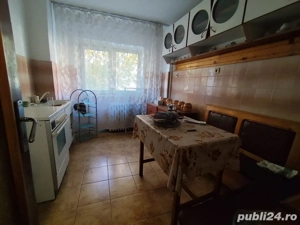 Vand apartament 2 camere decomandat - imagine 4