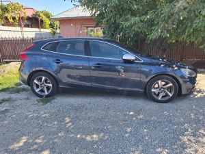 Volvo V40   2014 își caută următoarea aventură!