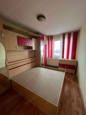 Decomandat renovat mobilat Sector 4 Carrefour Grand Arena