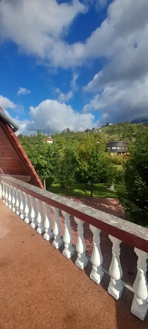 Vand casa in Bran in apropierea partiei de ski cu vedere spre Mtii Piatra Craiului si Bucegi - imagine 4