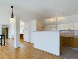 Apartament 4 camere, deosebit – mansardă spațioasa - imagine 8