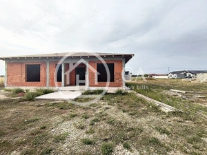 Casa de vanzare cu 4 camere in zona Santandrei, Oradea