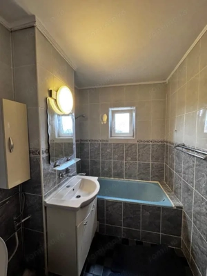 Apartament 3 camere, 71 mp, zona Lapus - imagine 8