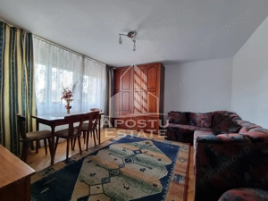 Apartament cu 3 camere decomandat, etaj intermediar, Calea Lipovei
