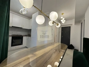 Apartament Central 1 Camera de Lux cu Balcon si Vedere spre Munte - imagine 3