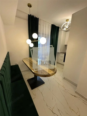 Apartament Central 1 Camera de Lux cu Balcon si Vedere spre Munte - imagine 4