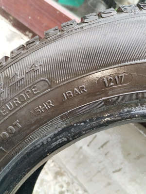 Vând 4 cauciucuri de iarna +2 vara 175 70 r14. Preț 400 lei negociabil nr tel 0735817136  - imagine 2