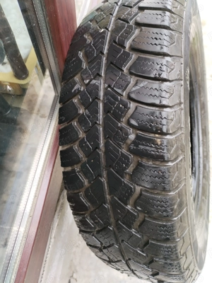 Vând 4 cauciucuri de iarna +2 vara 175 70 r14. Preț 400 lei negociabil nr tel 0735817136  - imagine 5