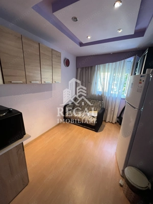 Cameră de cămin în zona Piața Obor, în blocul CM6, la etajul 3/4