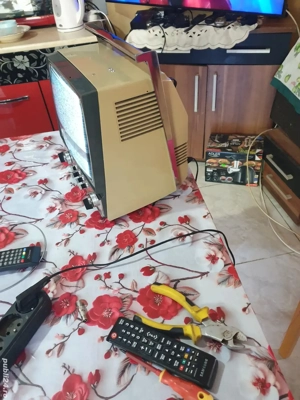 vând televizor bijuterie alb negru retro ca nou funcțional.  - imagine 3