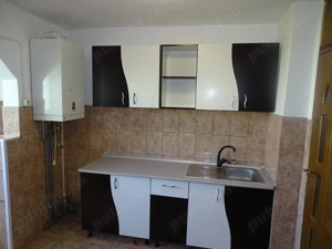 De vanzare ap 2 camere DECOMANDAT in Tractoru zona Coresi - imagine 5