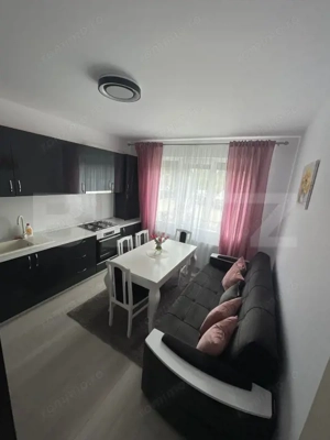 Garsoniera spatioasa zarnesti , stare impecabila . - imagine 2