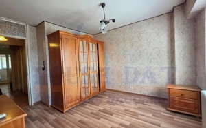 Vanzare apartament 3 camere Titulescu, an 1980, 2 bai - imagine 9