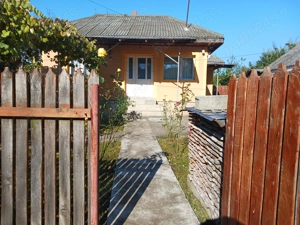 Vînd casă la țară - imagine 13