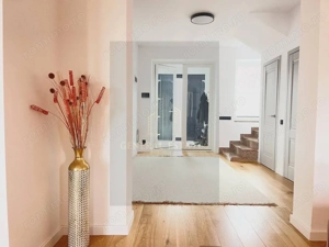 Casă modernă cu 4 dormitoare, cu renovare de lux, Bunloc de închiriat - imagine 4 Casă modernă cu 4 dormitoare, cu renovare de lux, Bunloc de închiriat - imagine 4