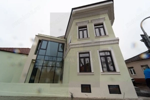 Spațiu comercial (bloc) în centrul istoric al Brașovului inchiriere