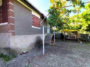 Casa la tara de vanzare, teren mare, 2 intrari auto - Calea Mare, Biho - imagine 3 Casa la tara de vanzare, teren mare, 2 intrari auto - Calea Mare, Biho - imagine 3