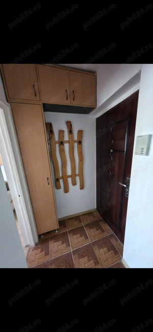 Închiriez apartament cu 3 camere