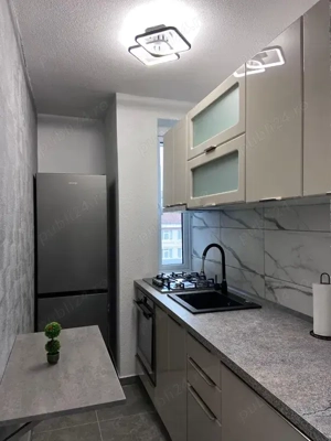 Inchiriez apartament 2 camere,etaj 2, cedonia