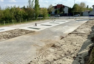 Vanzare teren stradal - imagine 3 Vanzare teren stradal - imagine 3