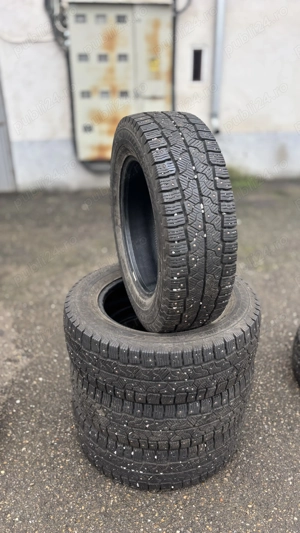 Vând cauciucuri iarnă 205/65/16C