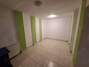 Zona str. Scolii   de vanzare spatiu comercial situat la parterul unui bloc