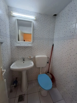 Zona str. Scolii   de vanzare spatiu comercial situat la parterul unui bloc - imagine 5 Zona str. Scolii   de vanzare spatiu comercial situat la parterul unui bloc - imagine 5