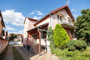 Vilă cu 6 camere în zona rezidențială - Poltura