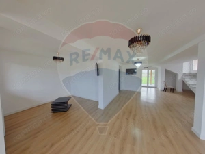 Casă cu 5 camere de vânzare, str. Bobâlna, Sighetu Marmației - imagine 3 Casă cu 5 camere de vânzare, str. Bobâlna, Sighetu Marmației - imagine 3