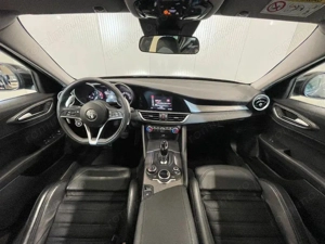 Alfa Romeo Giulia - imagine 7