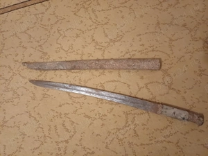 Vând baioneta din 1893.