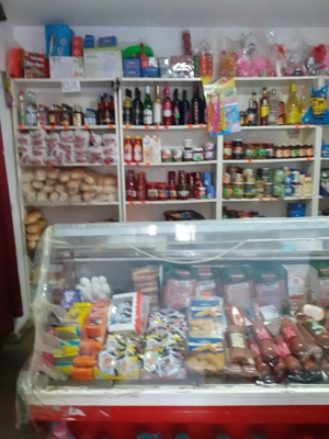 Vand apartament 3 camere spatiu comercial Caracal