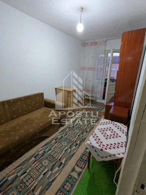 Apartament cu 3 camere, etaj intermediar, zona  Sagului - imagine 3