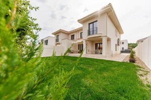 De inchiriat lângă pădure, Dumbrăvița