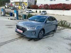 Hyundai Ioniq plug-in hybrid - imagine 5