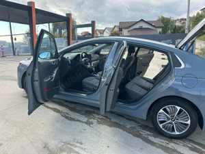 Hyundai Ioniq plug-in hybrid - imagine 6