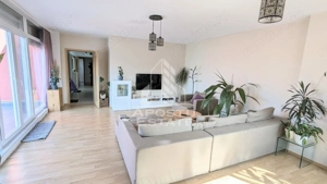 Penthouse cu 3 camere, 3 terase, zona Aradului - imagine 2