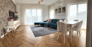 Vilă Luxoasa cu Piscină Exterioară, Podgoria, 150 mp