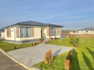  Prezentare proiect – Casă parter, 4 camere, 2 băi