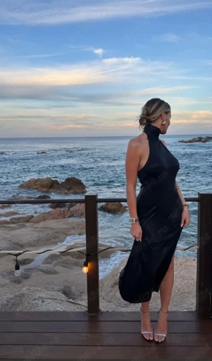 Slim blonda finuta poze reale