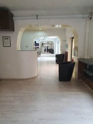 Închiriez Spatiu Comercial cu 12 locuri pentru parcare mașini  - imagine 2