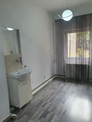 Închiriez Spatiu Comercial cu 12 locuri pentru parcare mașini  - imagine 3