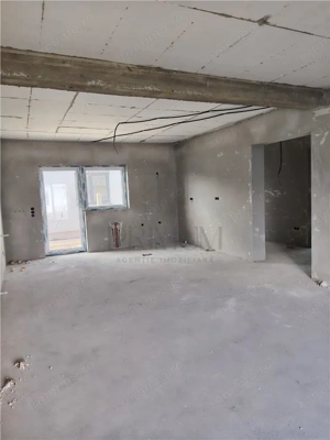 Duplex pe plan - 2 fronturi stradale - personalizare interioara - canalizare