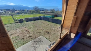 Casa moderna la rosu in Cristian - imagine 13