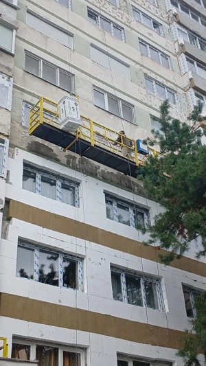 Muncitori și echipe la metru pătrat 